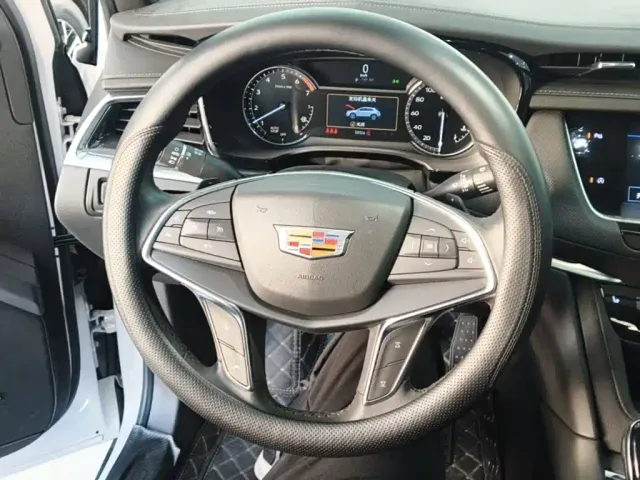 Cadillac XT5 — Фото автомобиля 10