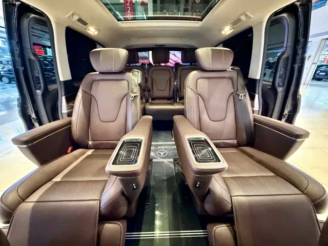 Mercedes-Benz V-Class — Фото автомобиля 17