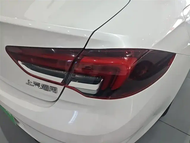 Buick Regal — Фото автомобиля 7