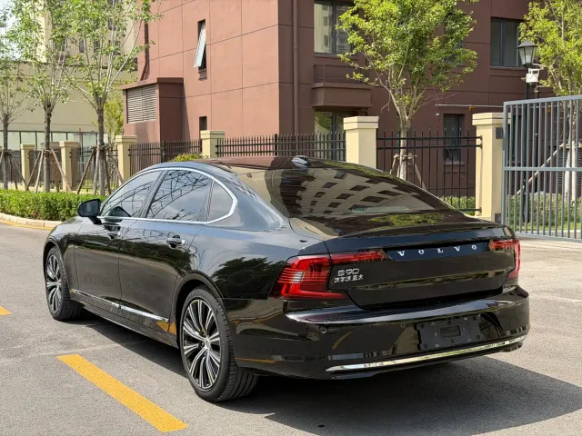 Volvo S90 — Фото автомобиля 7