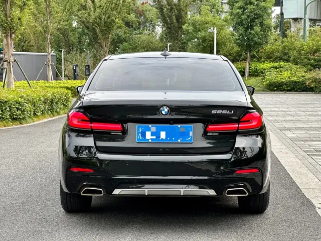 BMW BMW 5 Series 2022 Facelift 525Li M Sport Package — Фото автомобиля 5