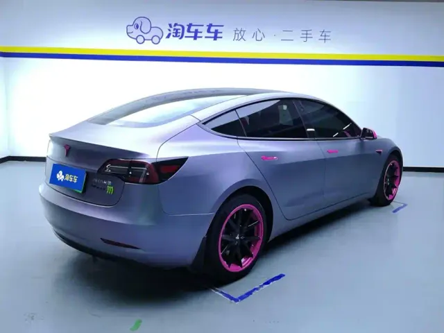 Tesla Model 3 — Фото автомобиля 3