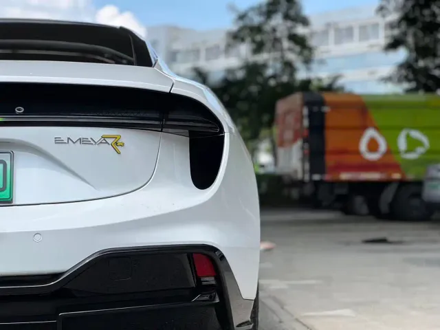 Lotus Emeya — Фото автомобиля 19