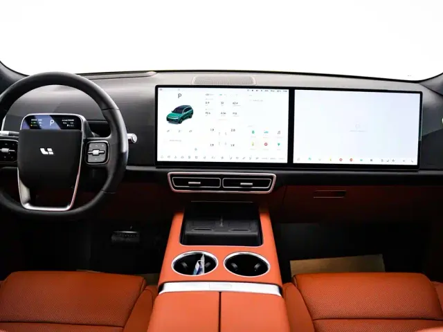 Li Auto L8 — Фото автомобиля 14