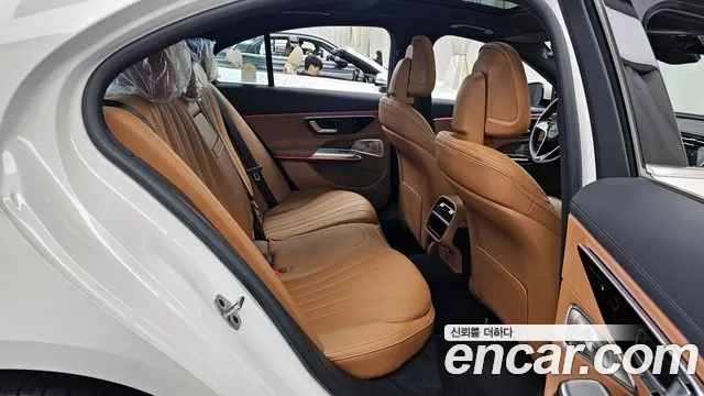 Mercedes-Benz E-Class E-класс W214 E300 4MATIC Exclusive — Фото автомобиля 12