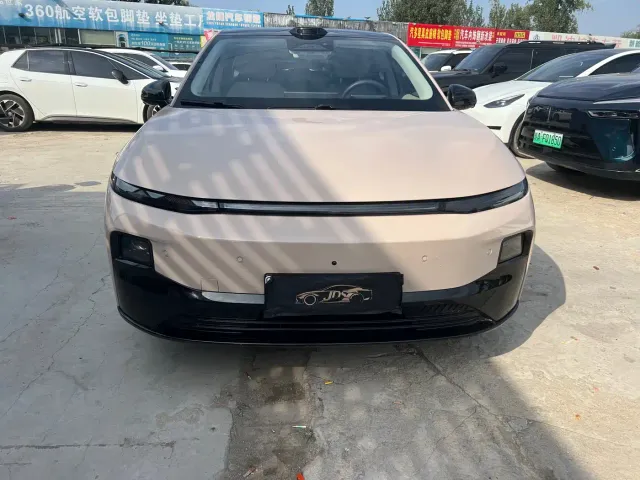Leapmotor B01 — Фото автомобиля 2