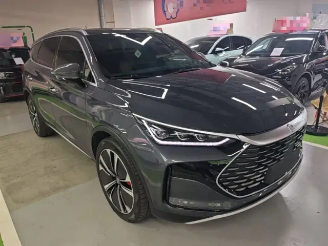 BYD Tang — Фото автомобиля 3
