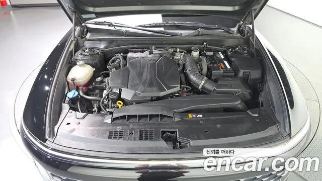 Hyundai Grandeur GN7 — Фото автомобиля 9
