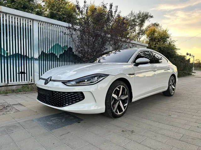Фотография автомобиля — Volkswagen Lamando