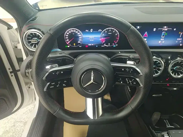 Mercedes-Benz A-Class — Фото автомобиля 10
