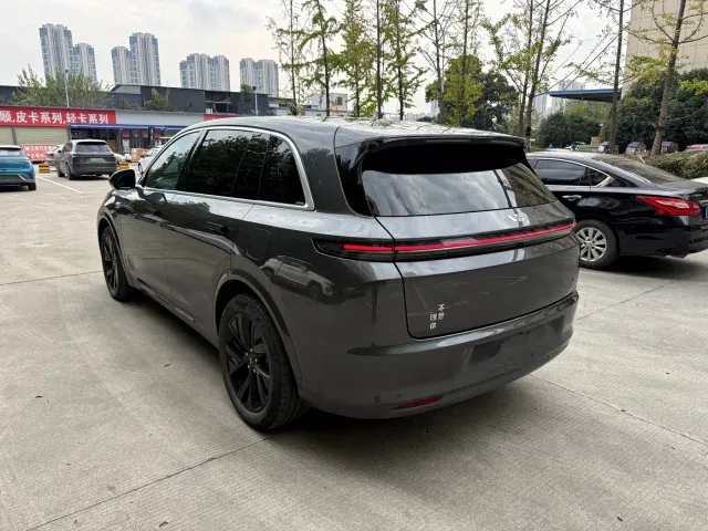 Li Auto L7 — Фото автомобиля 7