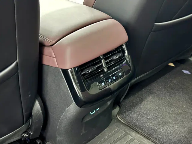 BYD Seal 07 DM-i — Фото автомобиля 8