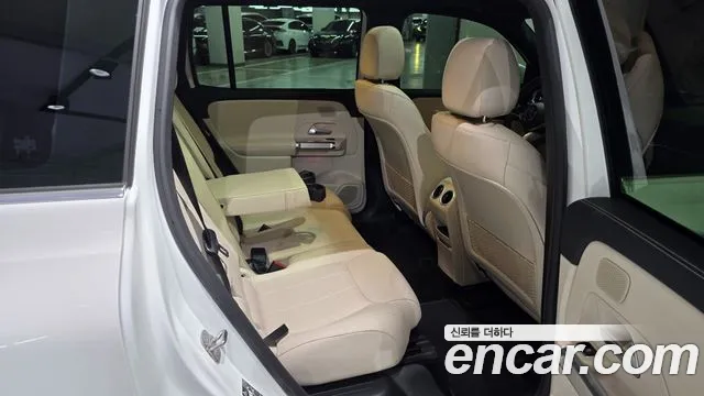 Mercedes-Benz EQB — Фото автомобиля 8