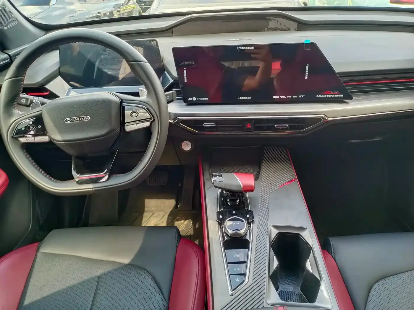 Changan Oshan Changan Oshan Z6 2023 Blue Whale 1.5T DCT Smart Premium — Фото автомобиля 6