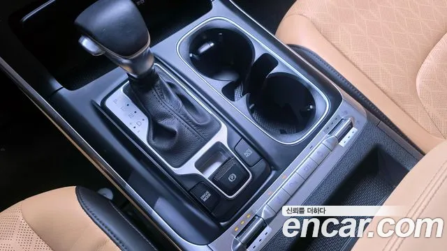 Kia Canival — Фото автомобиля 9