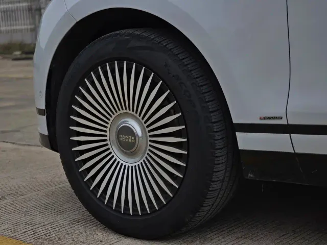 Land Rover Range Rover Velar — Фото автомобиля 4