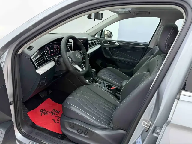 Volkswagen Tiguan L — Фото автомобиля 16