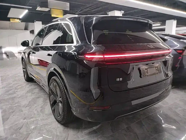 Li Auto L7 — Фото автомобиля 4