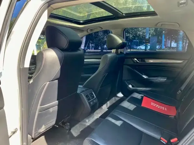 Honda Accord — Фото автомобиля 10