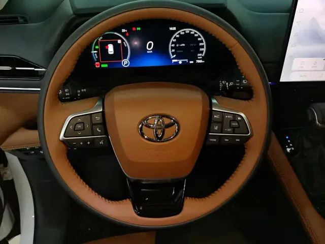 Toyota Sienna — Фото автомобиля 15