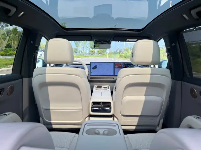 Li Auto i6 — Фото автомобиля 17