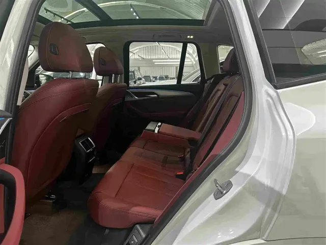 BMW iX3 — Фото автомобиля 14