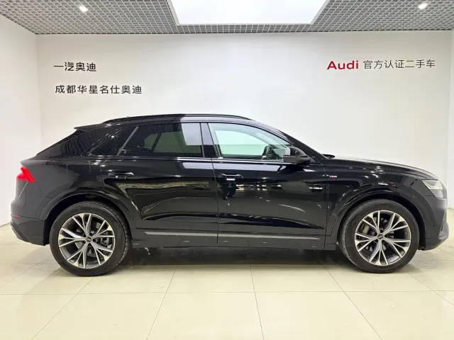 Audi Q8 — Фото автомобиля 3