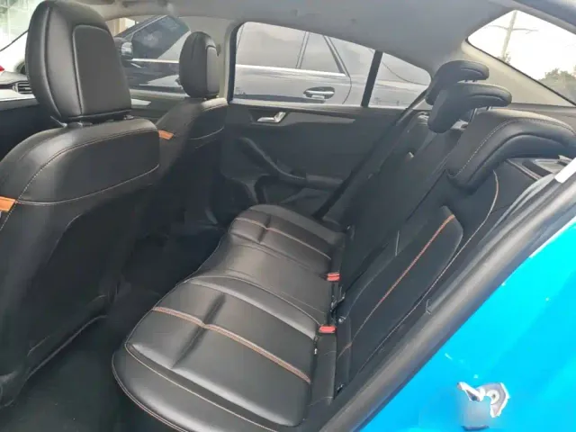 Ford Focus — Фото автомобиля 16