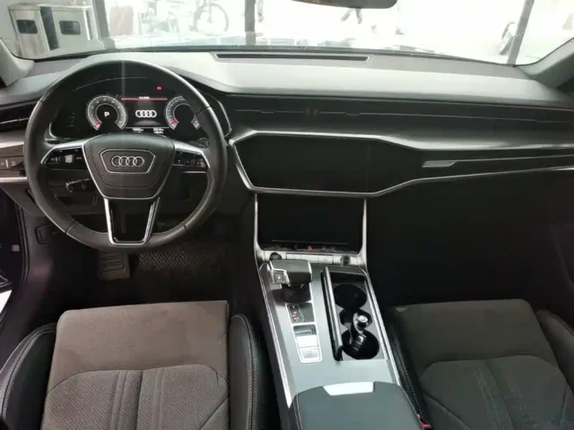 Audi A6L — Фото автомобиля 9