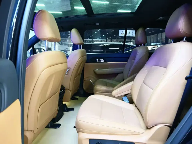 Li Auto ONE — Фото автомобиля 5