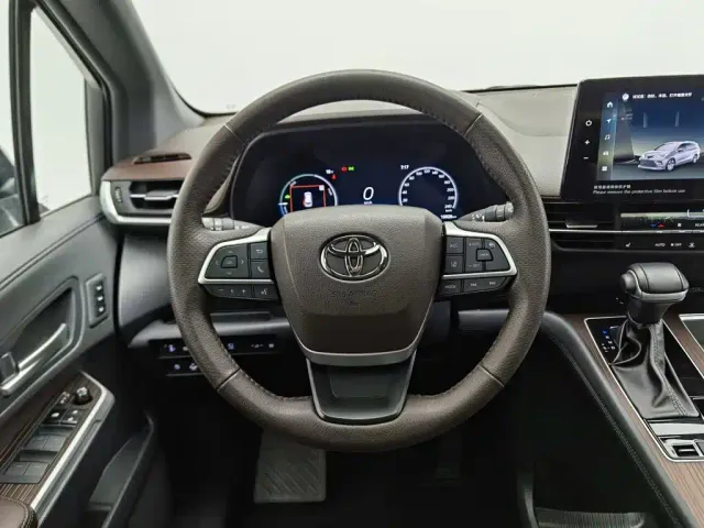 Toyota Granvia — Фото автомобиля 11