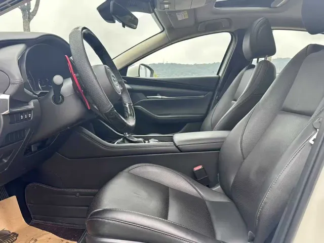 Mazda Axela — Фото автомобиля 6