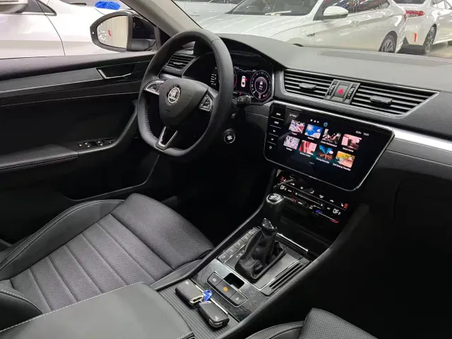 Skoda Superb — Фото автомобиля 19