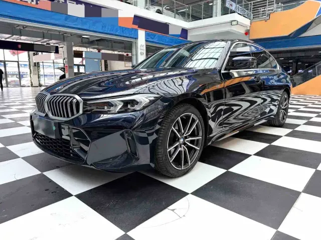 Фотография автомобиля — BMW 3 Series