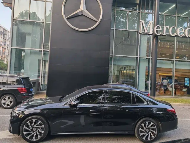 Mercedes-Benz E-Class — Фото автомобиля 6