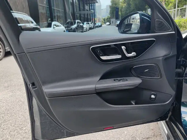 Mercedes-Benz C-Class — Фото автомобиля 10