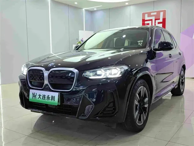 Фотография автомобиля — BMW iX3