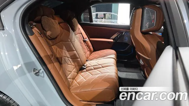 BMW 7 Series G70 — Фото автомобиля 18