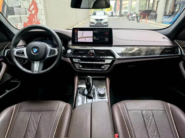 BMW 5 Series — Фото автомобиля 7