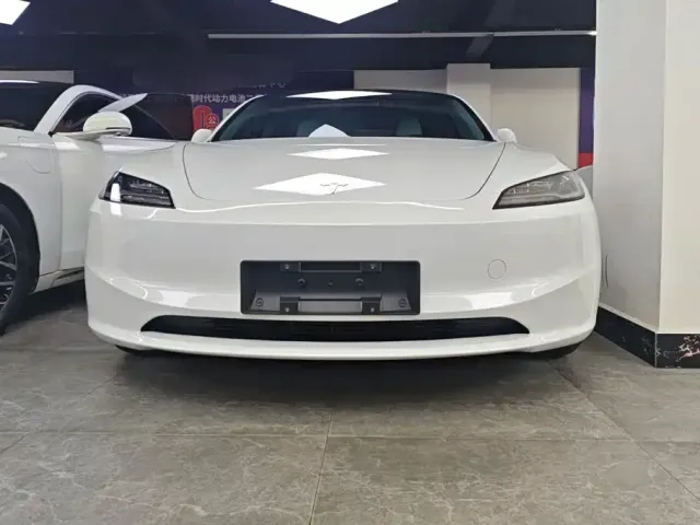 Tesla Model 3 2025 Model Year Facelift Rear-Wheel Drive — Фото автомобиля 2