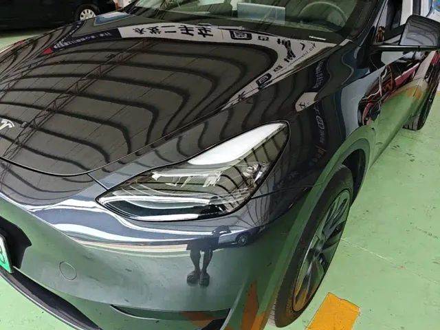 Tesla Model Y — Фото автомобиля 23