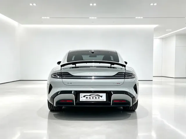 Xiaomi SU7 — Фото автомобиля 22
