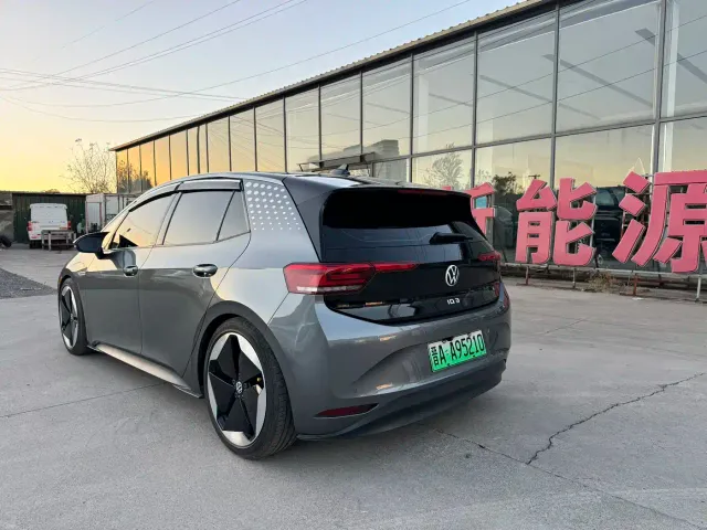 Volkswagen ID.3 — Фото автомобиля 12