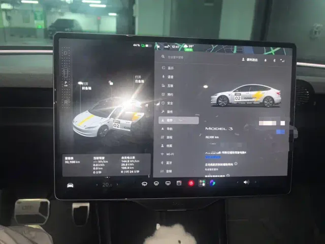 Tesla Model 3 — Фото автомобиля 7