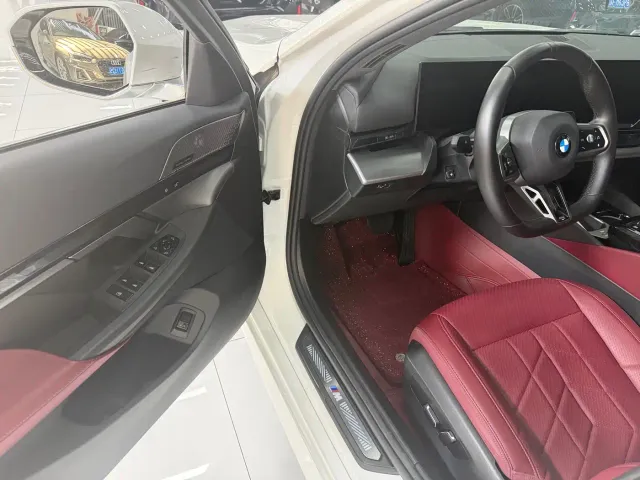 BMW 5 Series — Фото автомобиля 4