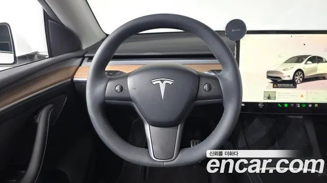 Tesla Model Y — Фото автомобиля 19
