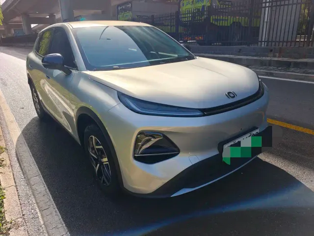 Changan Qiyuan Q05 — Фото автомобиля 3