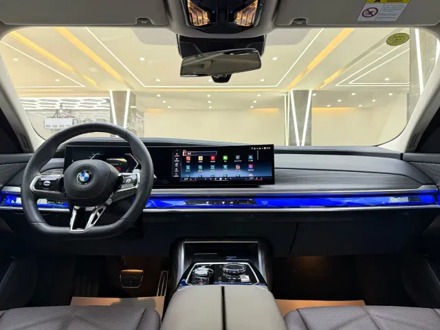 BMW 7 Series — Фото автомобиля 7