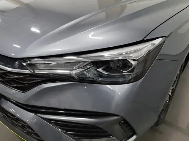 Roewe i5 — Фото автомобиля 7