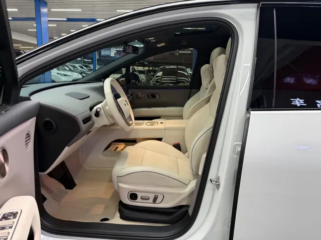 Li Auto i6 — Фото автомобиля 5